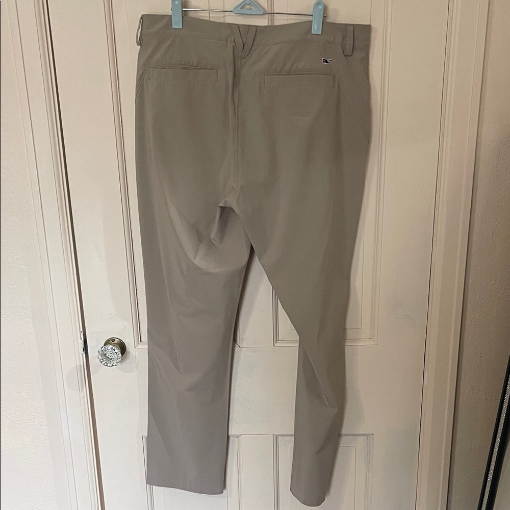 Vineyard Vines Men's Chinos in Light Khaki